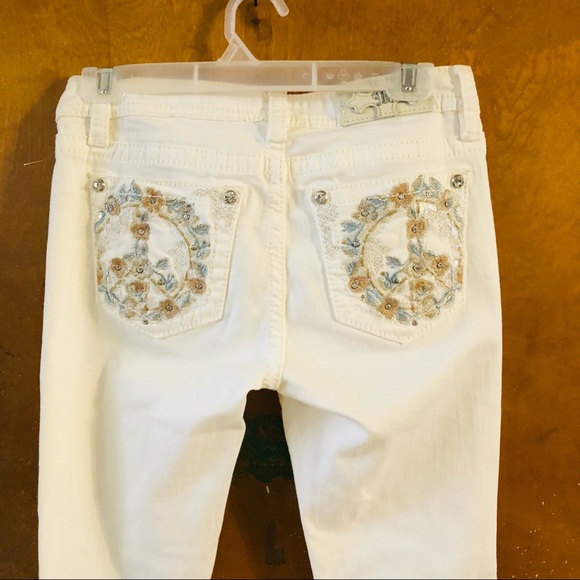 Miss Me Denim - Miss Me Jeans.    Peace pockets